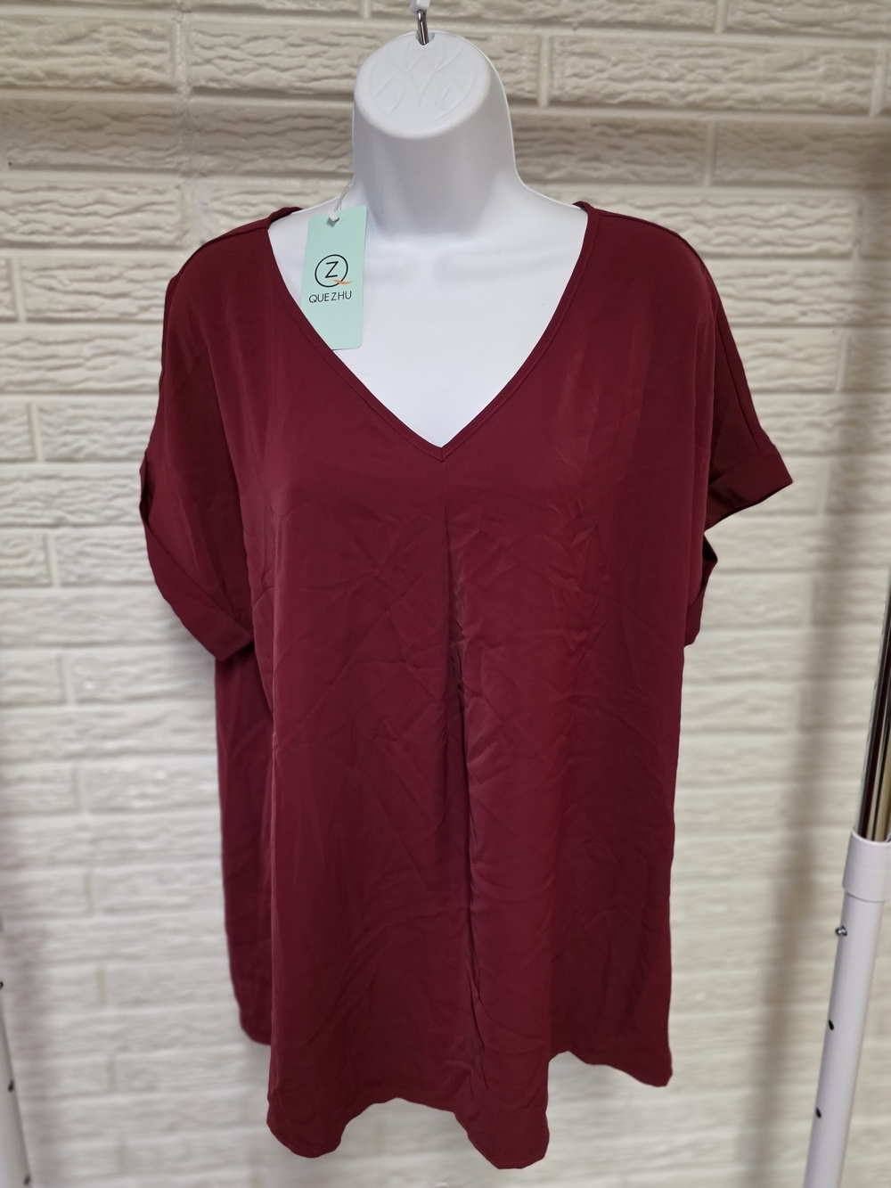 Women's V-Neck Short Sleeve Top - Burgundy